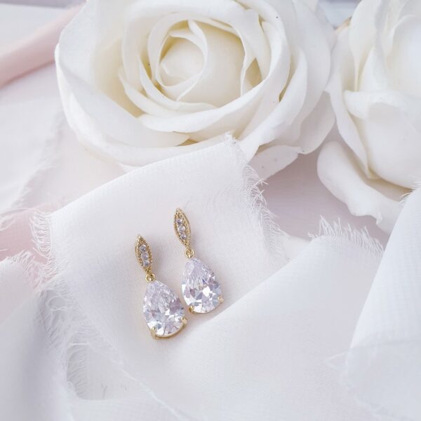 Gold-Droplet-Bridesmaid-Earrings.jpg