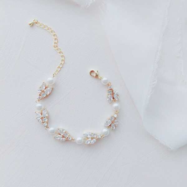 Isla-Gold-Pearl-Bridal-Bracelet.jpg