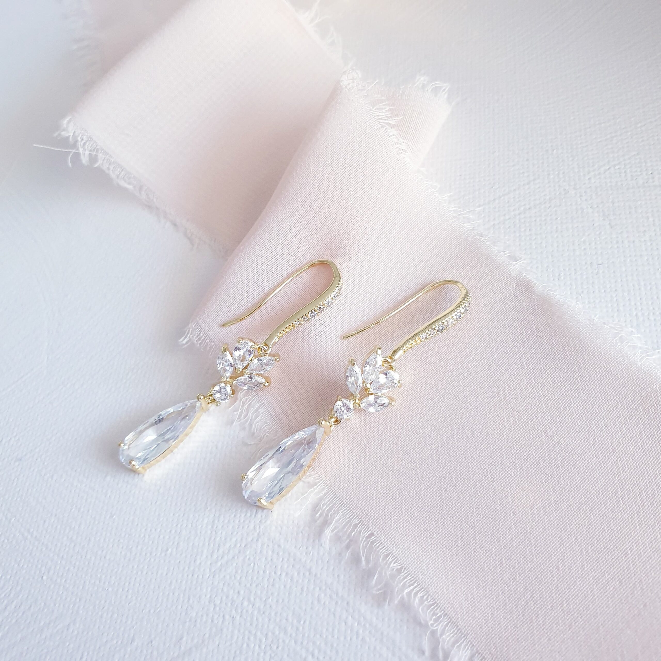 MONTPELLIER | Pearl bridal earrings
