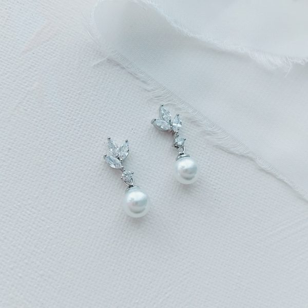 Petite Pearl Lust Bridesmaid Earrings