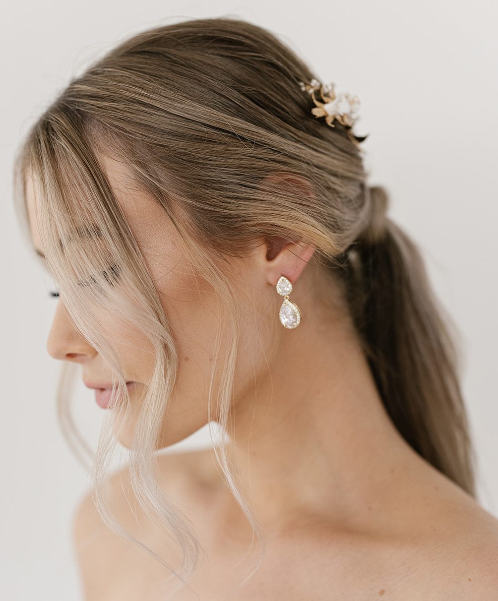 Bulk-buy Rose Gold Teardrop Pear Shape CZ Necklace Pierced Earrings Women.  Wedding Jewelry Sets price comparison