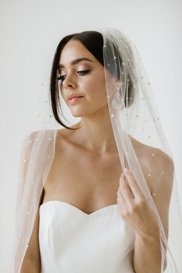 Diamond wedding best sale veil