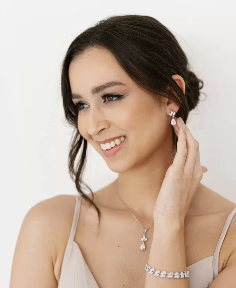 Our Top 5 Stunning Bridesmaid Earrings to Make Your Bridal Party Shine